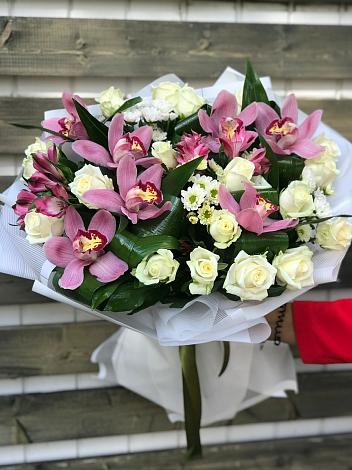 Букет цветов из: Розы и Хризантемы в Судислово