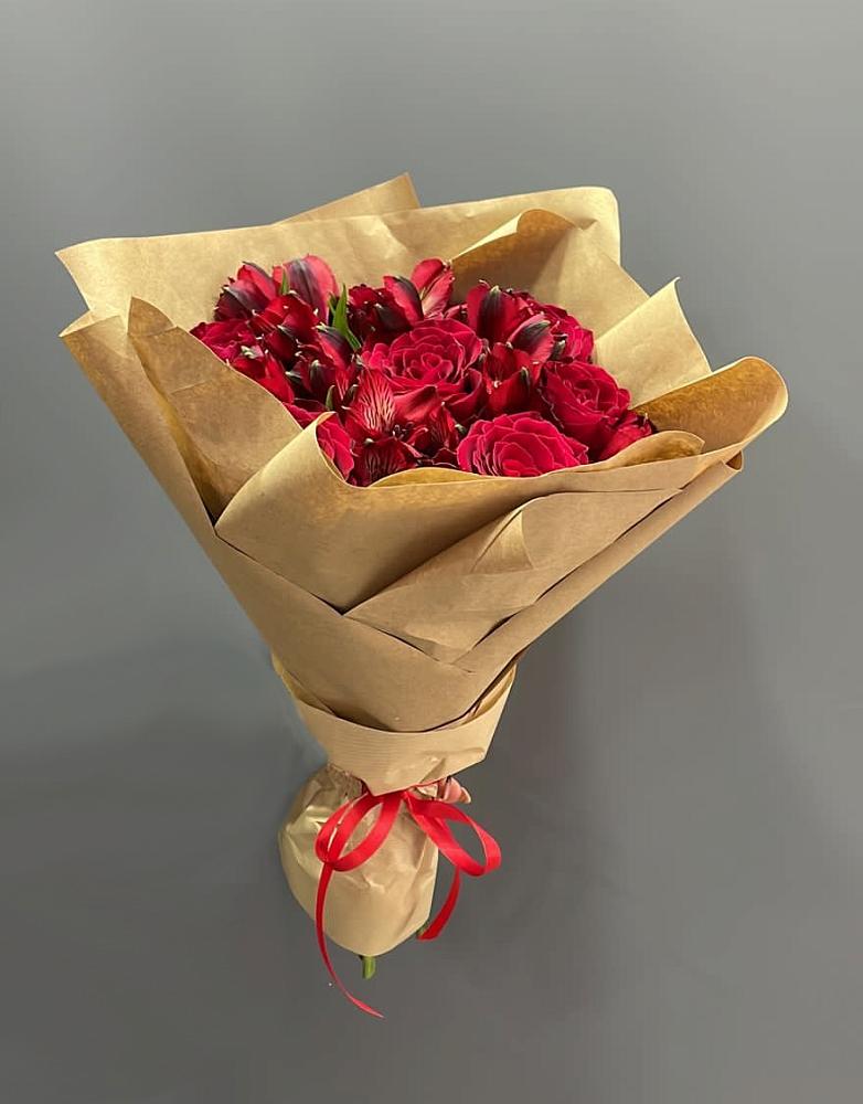 Букет цветов из: Альстромерии и Розы в Судислово