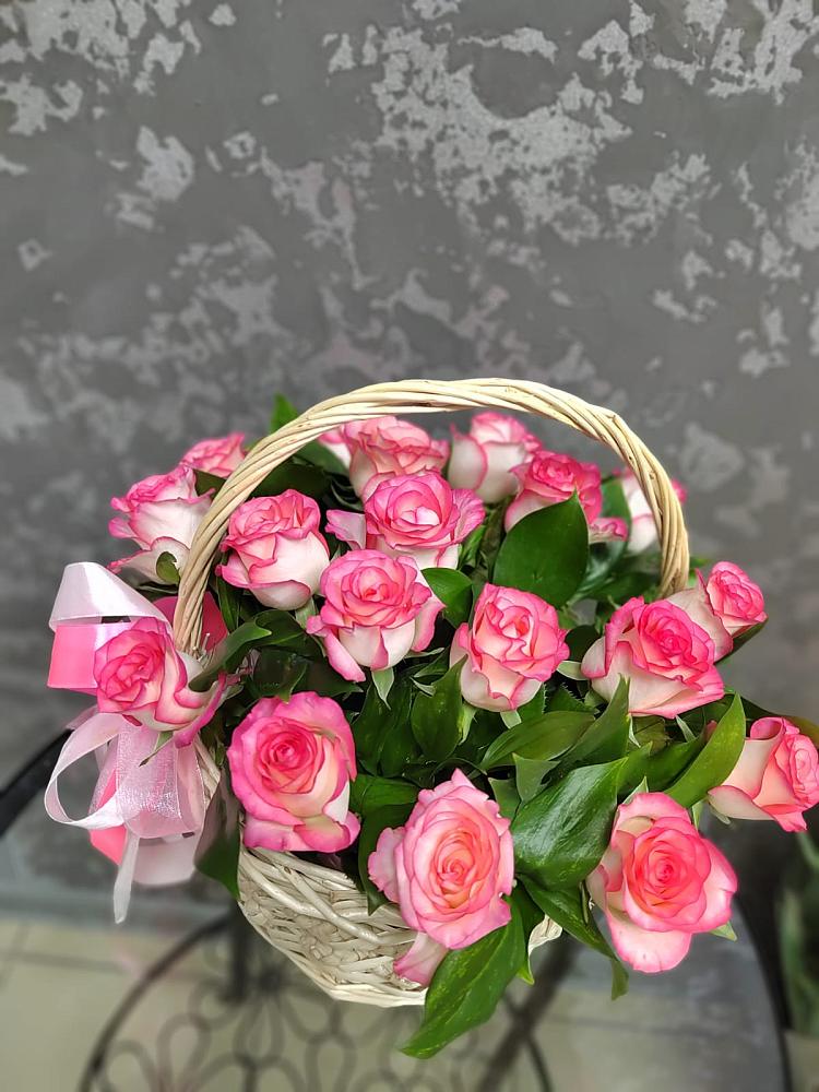 Цветочная композиция из Розы в корзине в Судислово