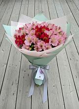 Букет цветов из:  Альстромерии в Судислово