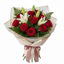 Букет цветов из:  Лилии и Розы в Судислово