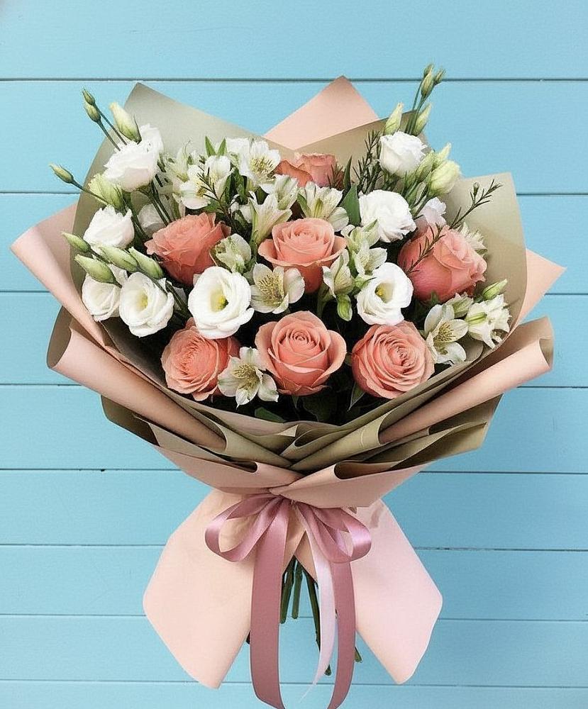 Букет цветов из: Розы, Альстромерии и Лизиантусы в Судислово