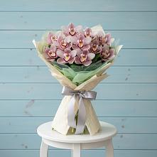 Букет цветов из:  Орхидеи и Розы #REPLACE_PRED# Судислово