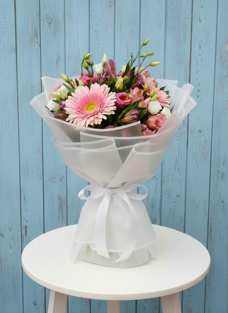 Букет цветов из: Герберы, Альстромерии и Лизиантусы в Судислово