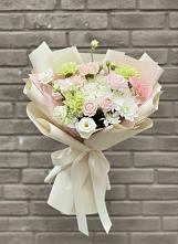 Букет цветов из:  Гвоздики, Розы, Лизиантусы и Хризантемы в Судислово