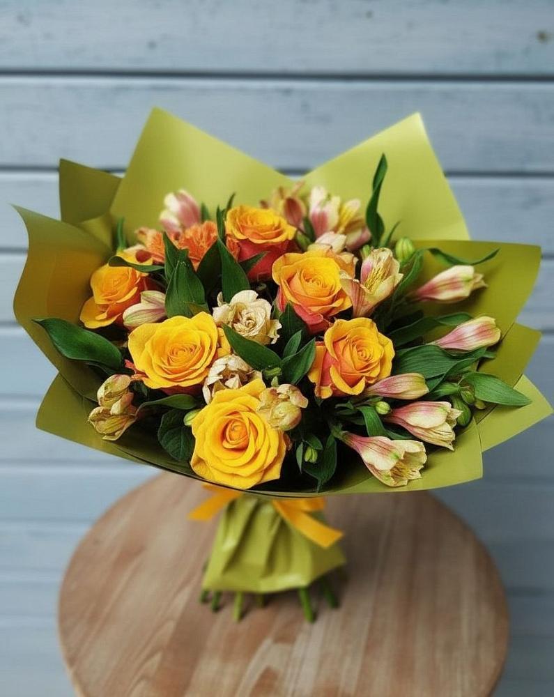 Букет цветов из: Альстромерии и Розы в Судислово