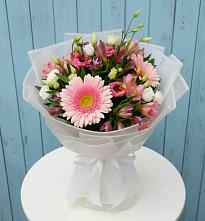Букет цветов из:  Герберы, Альстромерии и Лизиантусы в Судислово