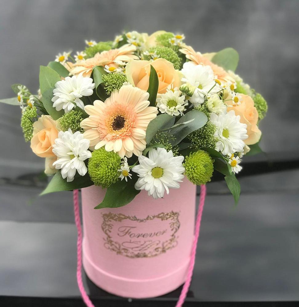 Цветочная композиция из Розы, Герберы и Хризантемы в шляпной коробке в Судислово