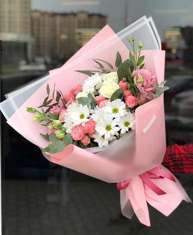 Букет цветов из: Розы, Лизиантусы и Хризантемы в Судислово