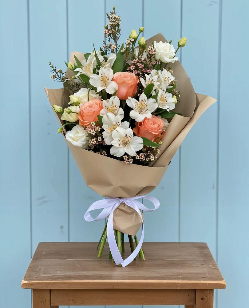 Букет цветов из: Альстромерии, Лизиантусы, Розы и Хризантемы в Судислово