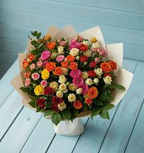 Букет Микс из разноцветных кустовых роз в Судислово